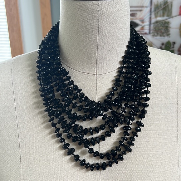 Torsade seed bead necklace in glossy black - Picture 6 of 7